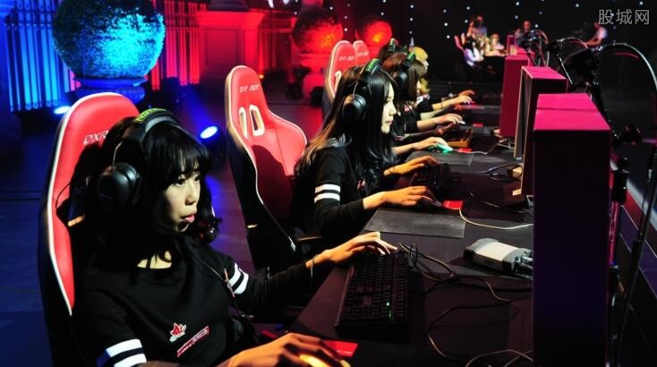 火苗屡被浇 火苗屡被浇