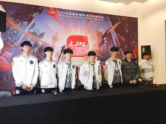 解释了为何 解释了为何