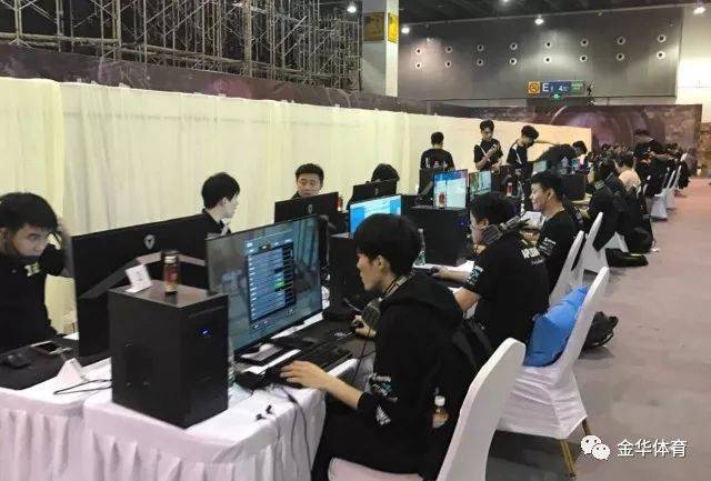 禁区间摇摆